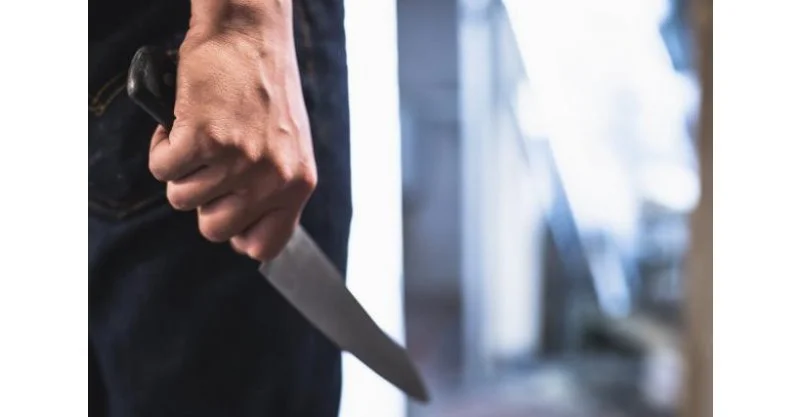 MERCADO É ASSALTADO POR HOMEM ARMADO COM FACA EM IMBITUBA