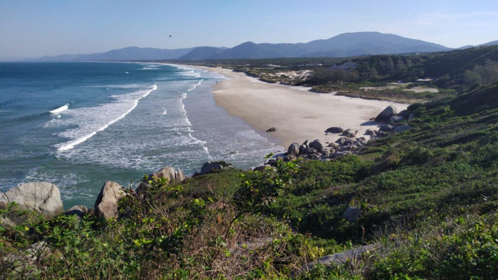 IMA divulga novo relatório de balneabilidade; confira se todas as praias e lagoas de Imbituba, Garopaba, Laguna e Jaguaruna estão próprias para banho