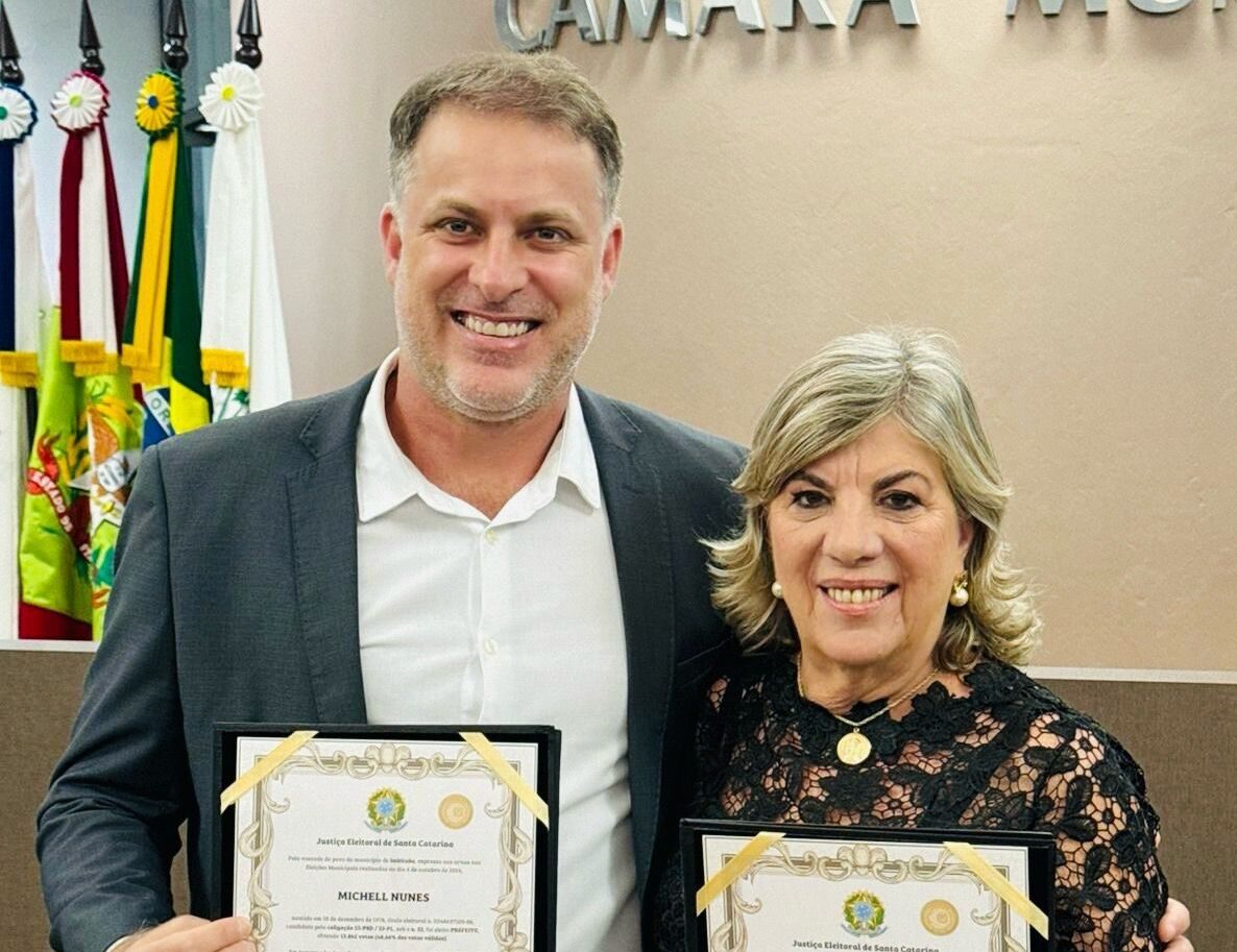 Michell Peninha e Madalena da Saúde são diplomados em Imbituba