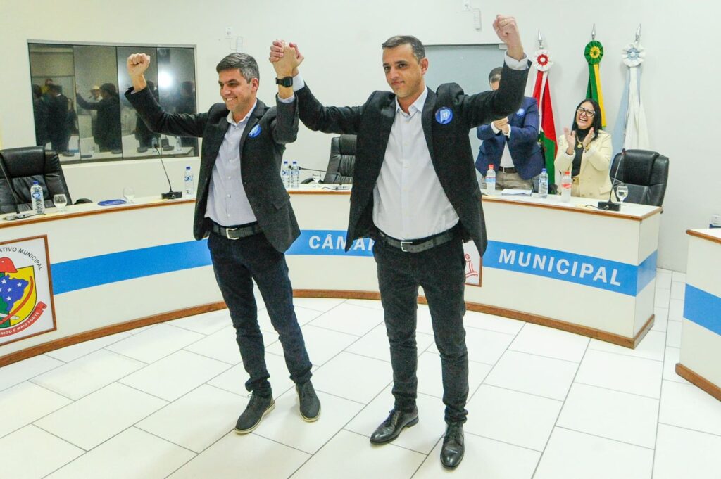 TRE: Justiça Eleitoral aprova contas de campanha do prefeito e do vice eleitos de Garopaba, Júnior Abreu e Guto Chaves
