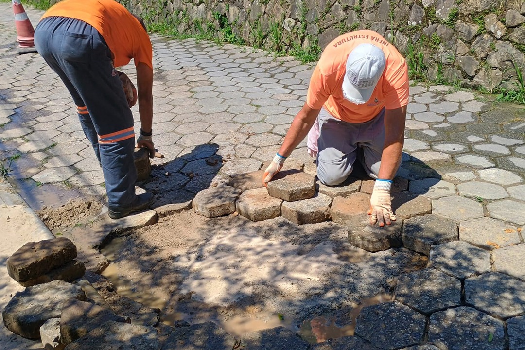 Prefeitura de Garopaba intensifica limpeza e manutenção em diversos bairros e praias do município