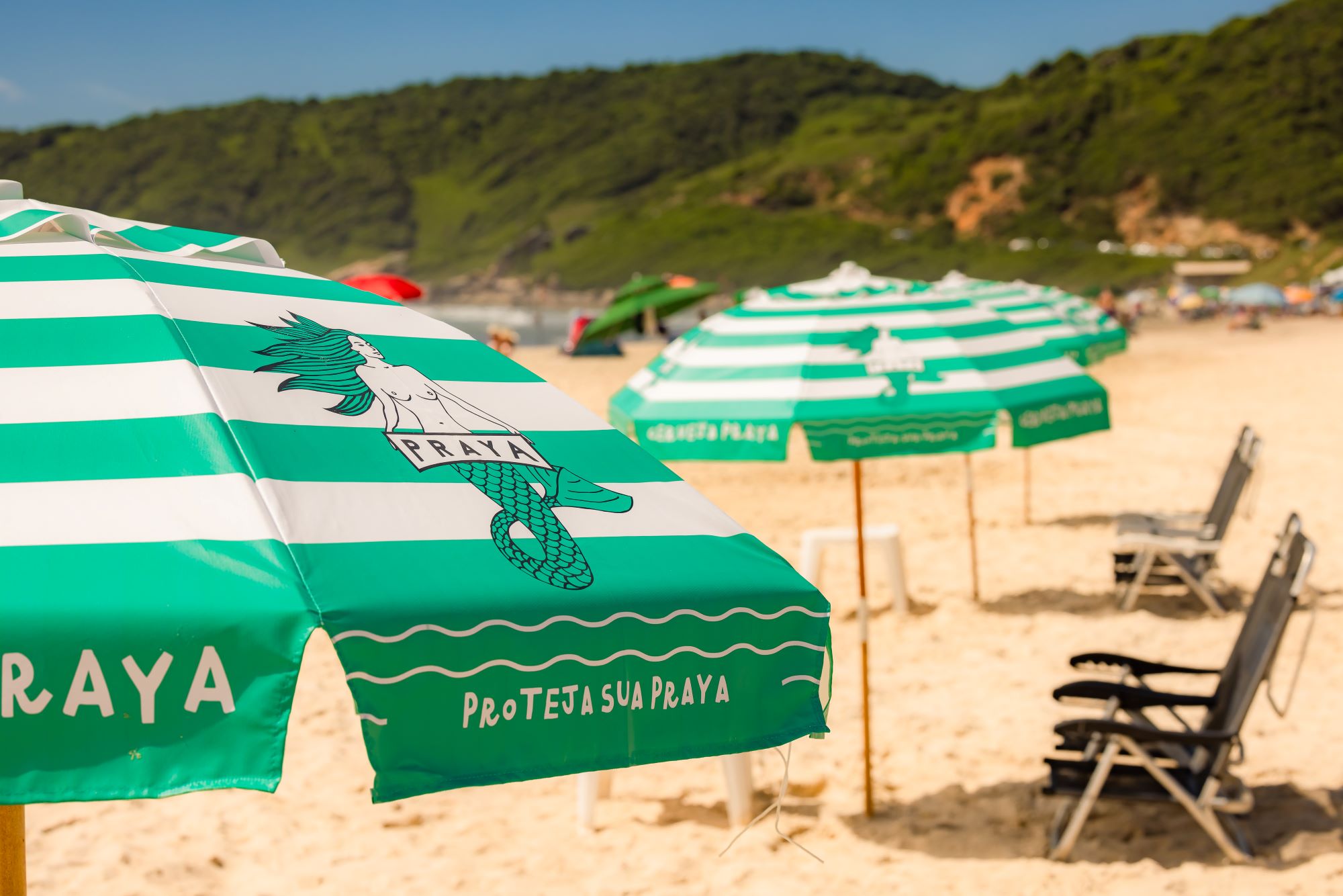 Praia do Rosa e orla de Imbituba são revitalizadas com melhorias nos quiosques e serviços