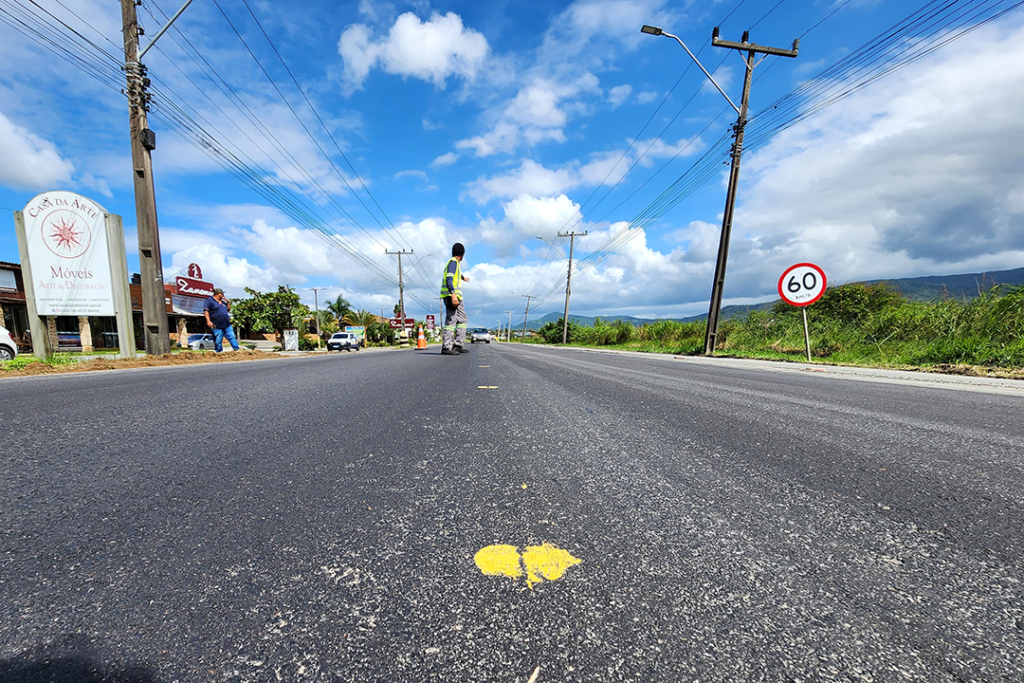 GAROPABA: Etapa de fresagem e recapeamento asfáltico da revitalização da SC-434 é concluída