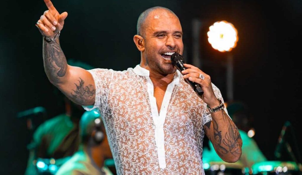 NOITE DO SAMBA: Diogo Nogueira é a atração nacional de hoje da Quermesse de Garopaba; confira a programação completa da festa que continua até este domingo