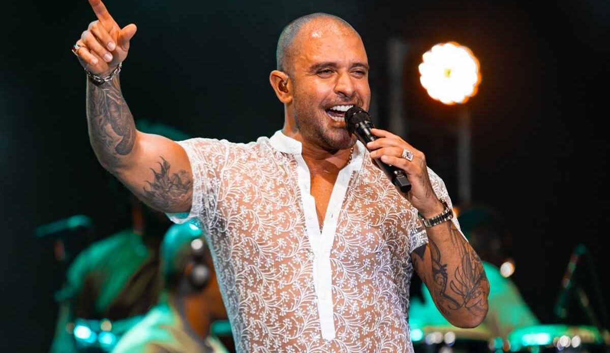 NOITE DO SAMBA: Diogo Nogueira é a atração nacional de hoje da Quermesse de Garopaba; confira a programação completa da festa que continua até este domingo