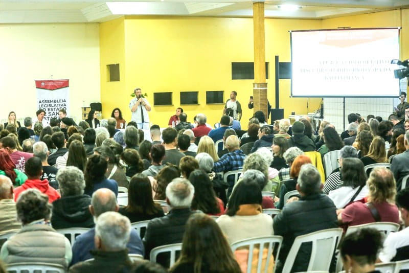 Audiência da APA da Baleia Franca busca equilíbrio entre moradores e natureza