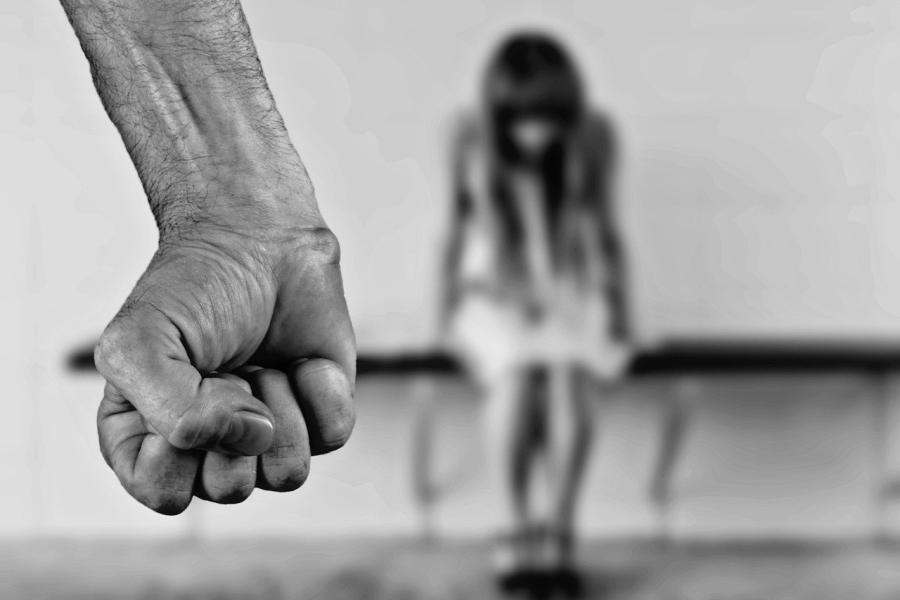 Homem é detido em Imbituba após ameaçar companheira de morte na frente da própria filha