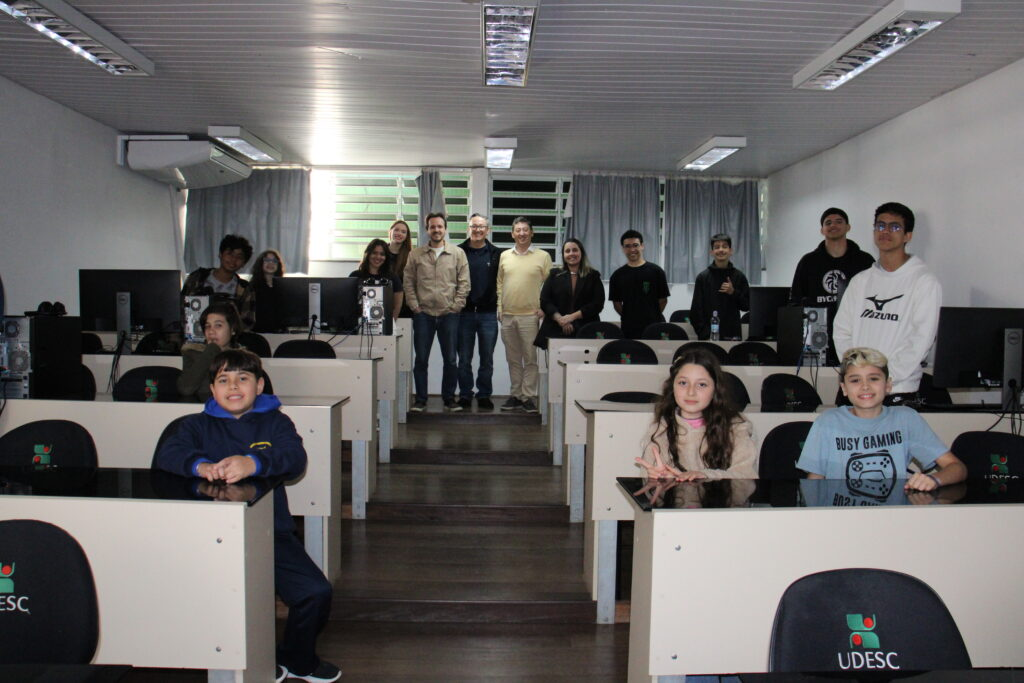 Programa Laguna Games dá início às aulas do curso de programação e design para jogos