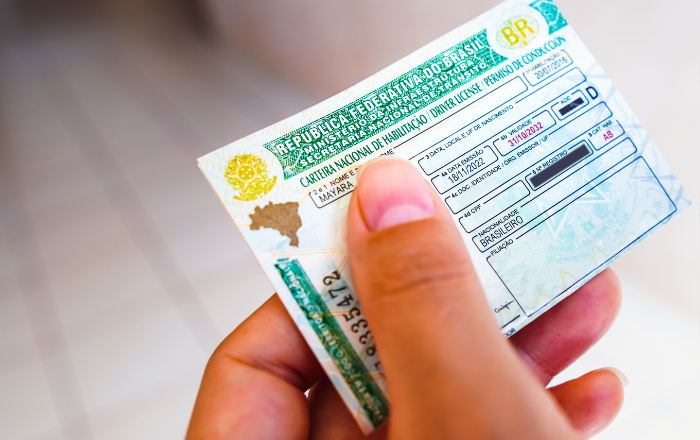 Lei garante CNH gratuita para pessoas de baixa renda; prioridade é para mulheres em vulnerabilidade social