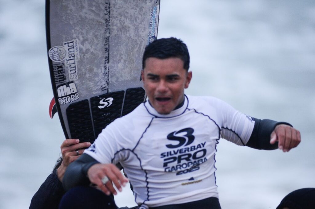 Yuri Gabryel e Tainá Hinckel dominam o Silverbay Pro 2025 praia do Silveira, em Garopaba