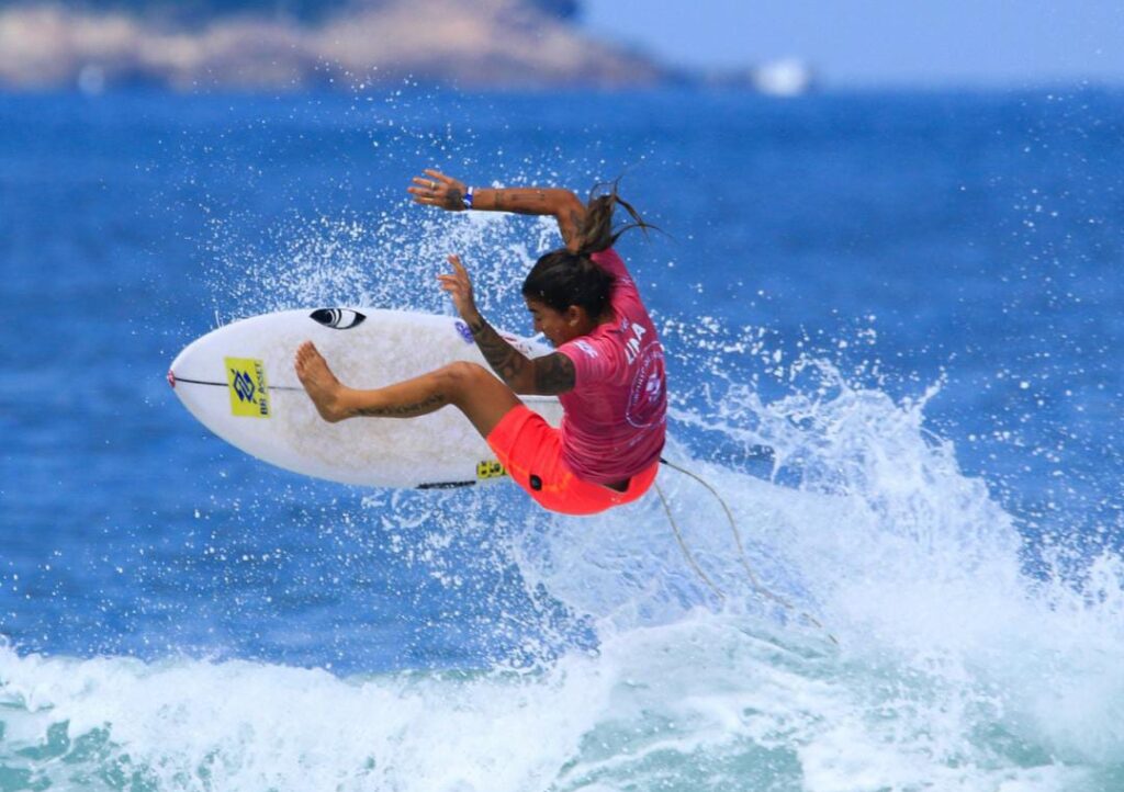 ASSISTA AO VIVO: Transmissão do primeiro dia da 3ª etapa do Circuito Banco do Brasil de Surfe na Praia da Vila, em Imbituba; confira os atletas participantes e a programação