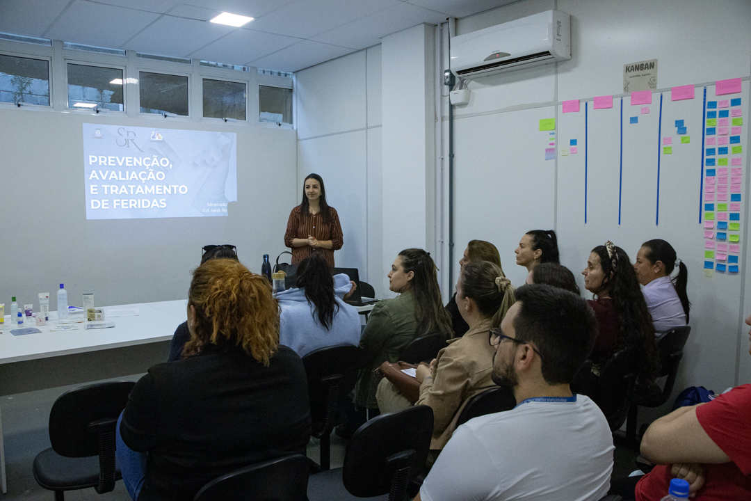 Profissionais de enfermagem de Garopaba recebem capacitação em tratamento de feridas