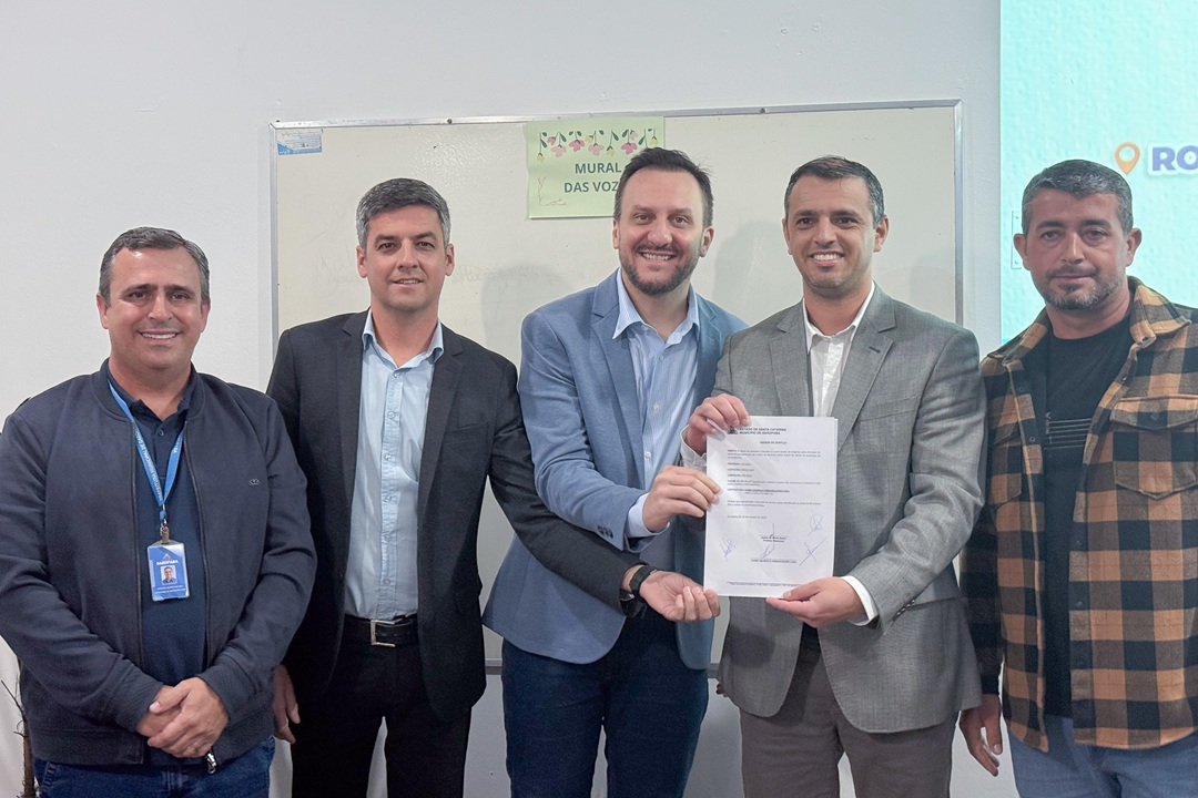 Governo de Garopaba realiza assinatura de 45 ordens de serviço em cerimônia especial