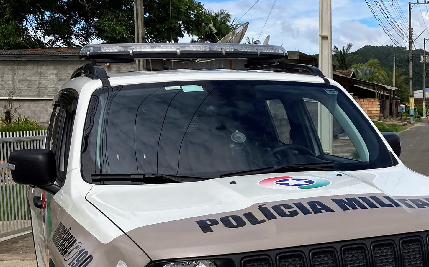 Em Imbituba, mulher segura ladrão que furtava sua bicicleta, em frente ao seu trabalho, até a chegada da PM