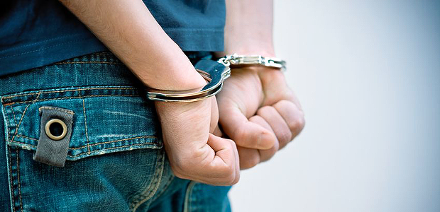 Homem procurado pela Justiça por furto qualificado é capturado pela PM em Imbituba