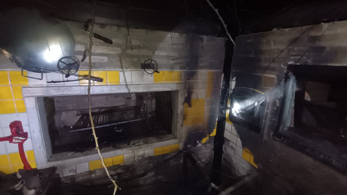 incêndio em estabelecimento comercial em Ibiraquera