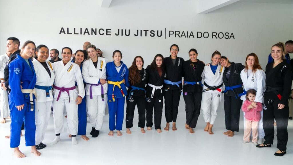 treino feminino de jiu-jitsu